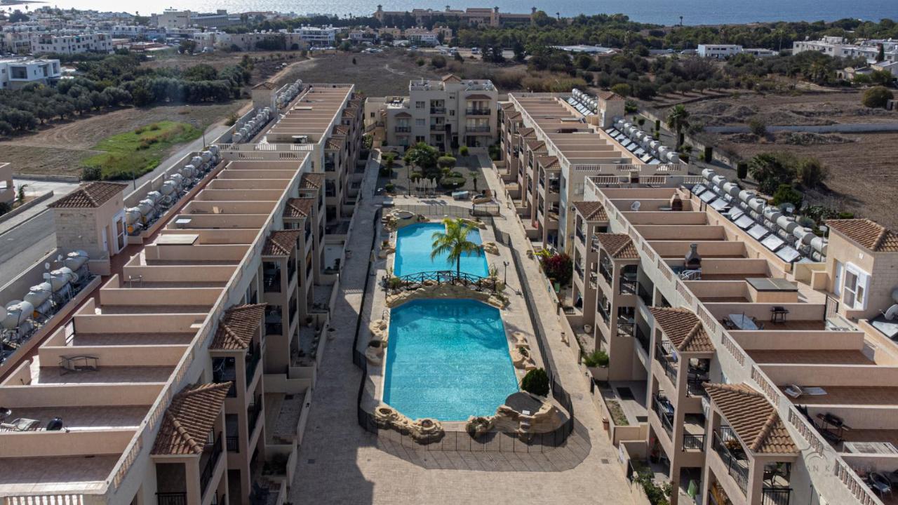 Апартаменты Royal Seacrest Crown-Jewel, 2B, Pools, Sea, Center Пафос Экстерьер фото