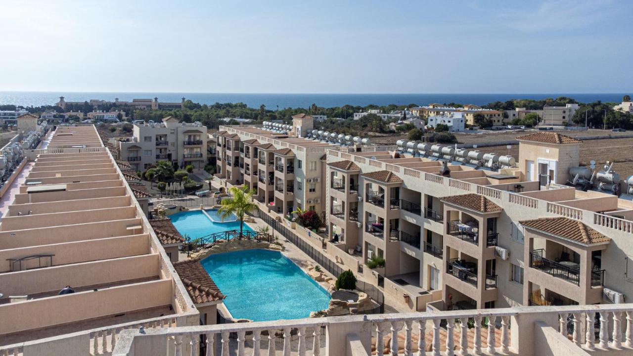 Апартаменты Royal Seacrest Crown-Jewel, 2B, Pools, Sea, Center Пафос Экстерьер фото